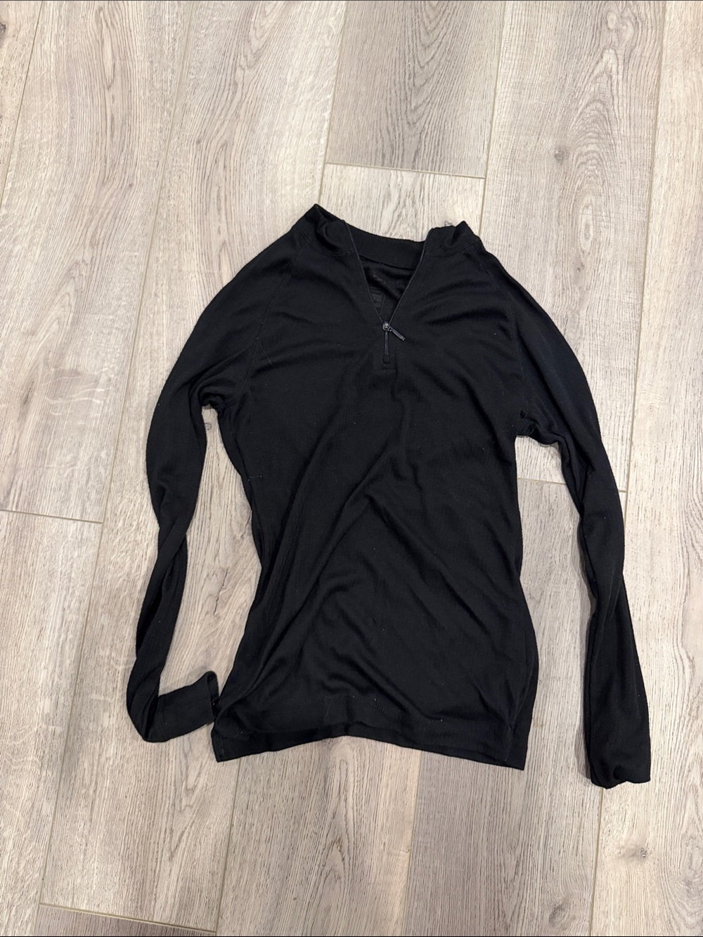 Black Long-Sleeve V-Neck Zip Ribbed Top